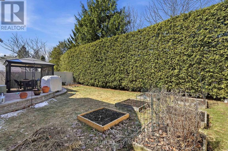 29579178/759-montcrest-drive/fallingbrookridgemount/ottawa/ontario/K4A2N1_38