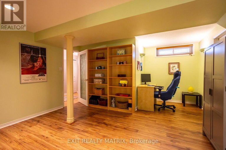 29422357/1879-rosewind-court/chapel-hill/ottawa/ontario/K1C7E3_37