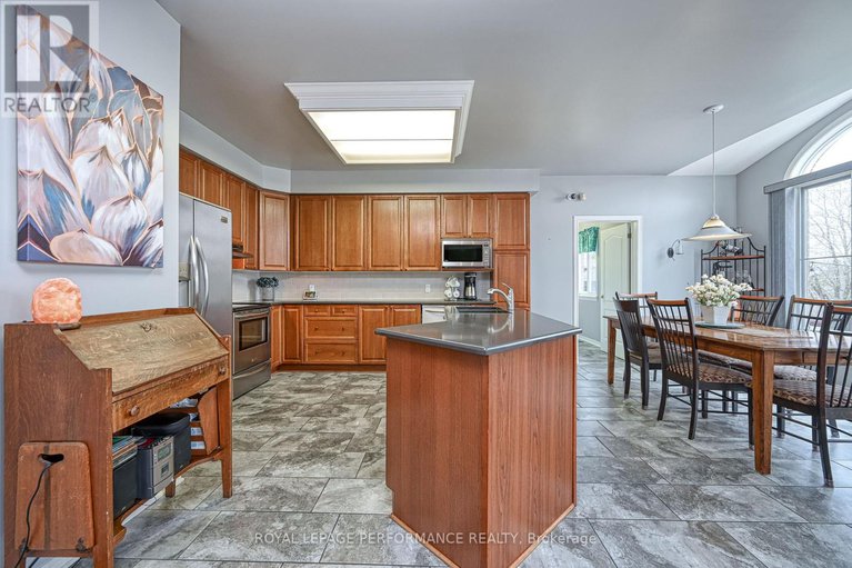 28233202/4191-wolfe-point-way/riverside-southgloucester-glen/ottawa/ontario/K1V1P5_15