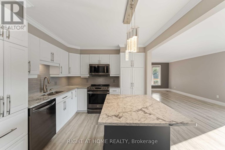 28502747/599-donald-street/overbrookcastle-heights/ottawa/ontario/K1K1L3_14