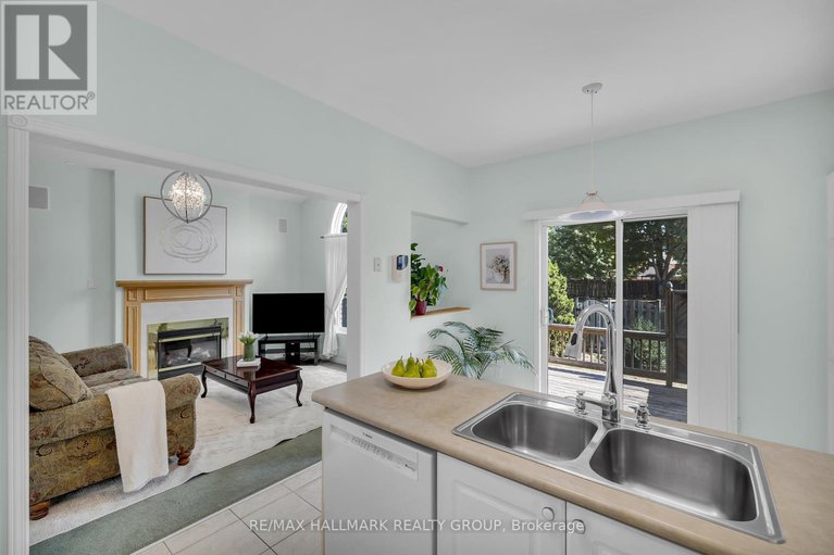 28728271/1087-rocky-harbour-crescent/riverside-southgloucester-glen/ottawa/ontario/K1V1V4_15