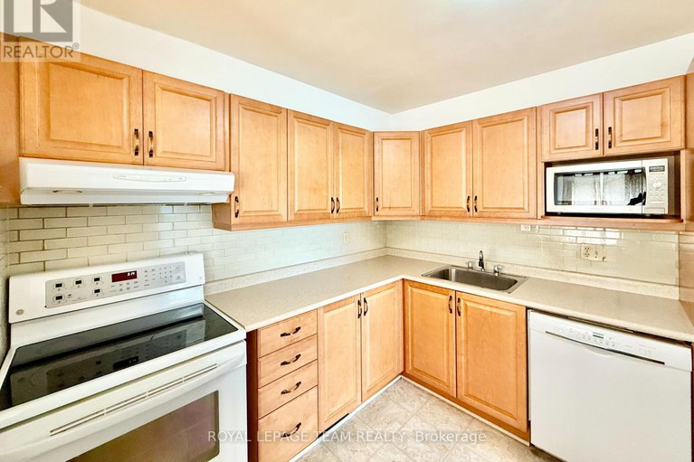 28744295/a-14-castlebrook-lane/centrepointe/ottawa/ontario/K2G5G4_11