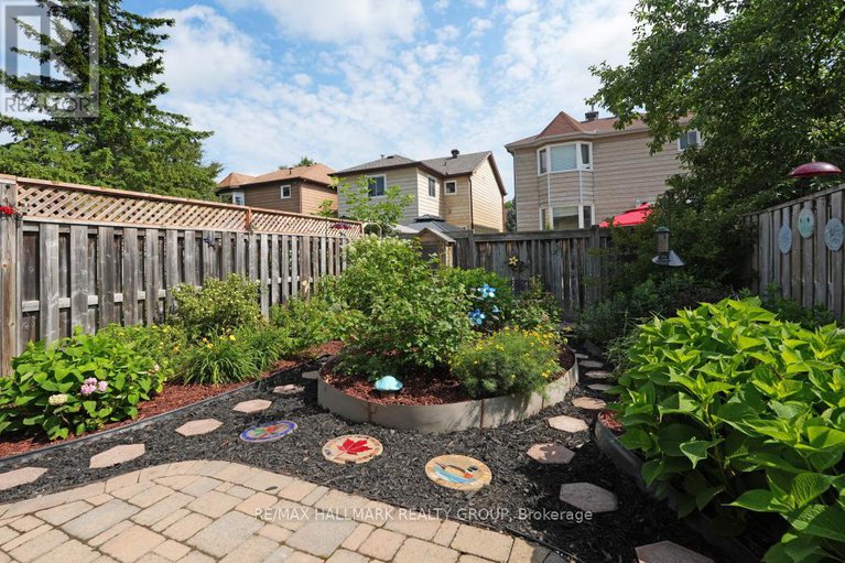 28605723/92-waterton-crescent/bridlewood/ottawa/ontario/K2M1Y5_27