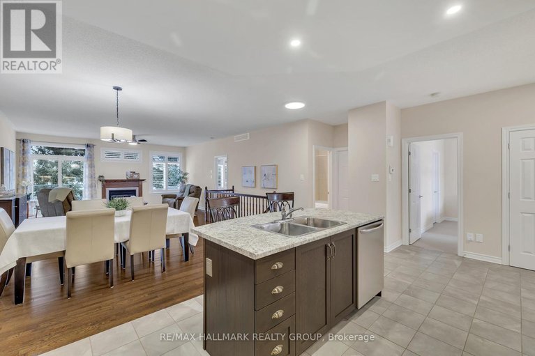 28308589/251-royal-landing-gate/north-grenville-twp-kemptville-south/north-grenville/ontario/K0G1J0_11