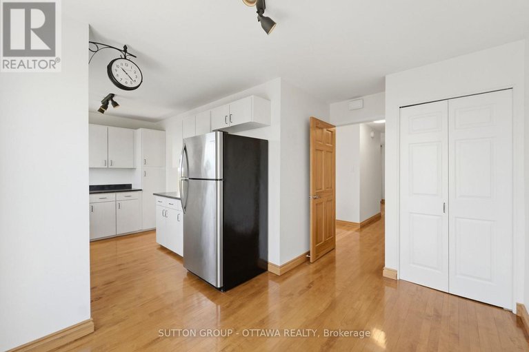 29633973/110-pigeon-terrace/hunt-clubwestern-community/ottawa/ontario/K1V9H7_19