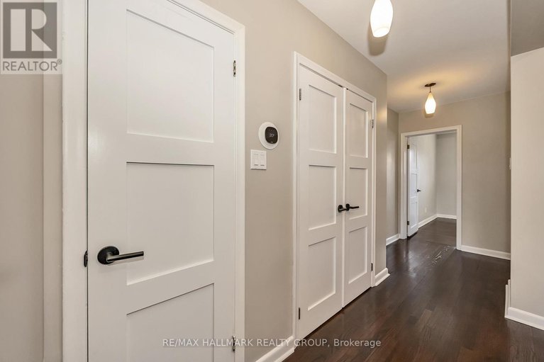 29670694/1138-sherman-drive/bel-air-heights/ottawa/ontario/K2C2M4_20