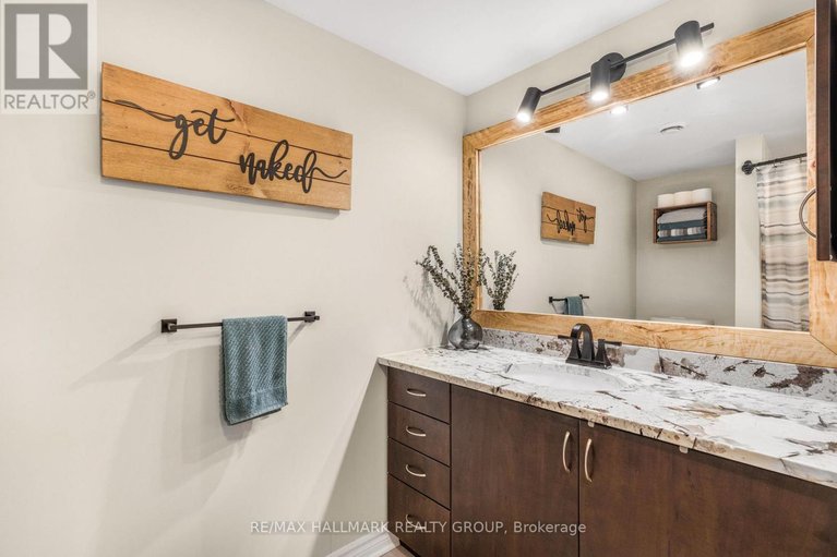 29657776/265-titanium-a-private/convent-glen-north/ottawa/ontario/K1C0A5_22