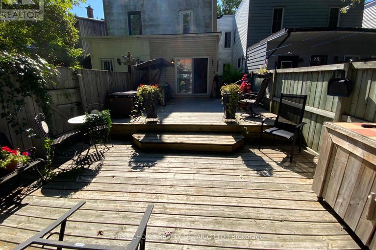 27992529/245-york-street/lower-town/ottawa/ontario/K1N5T9_26