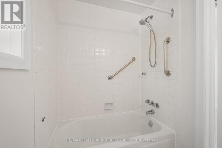 28776186/82-laurentian-place/civic-hospital/ottawa/ontario/K1Y4E2_28
