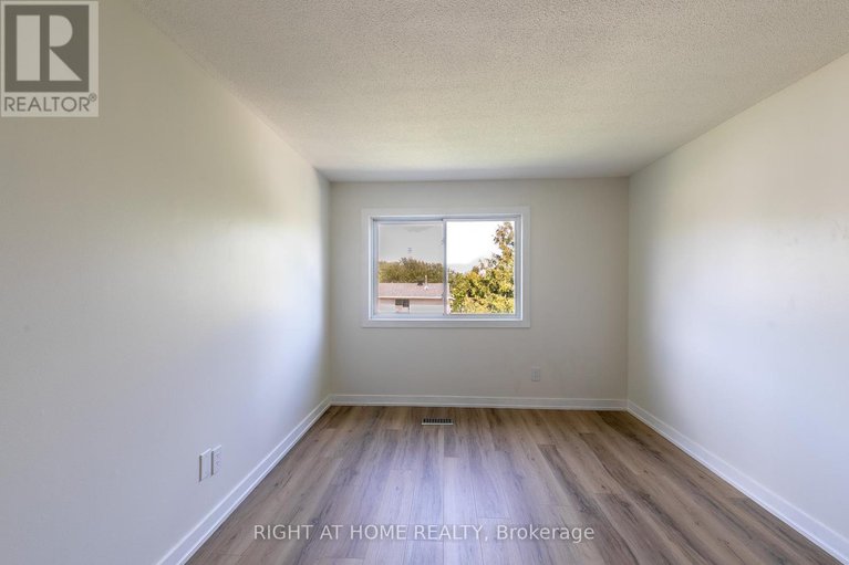 28803490/15-2669-southvale-drive/sheffield-glenindustrial-park/ottawa/ontario/K1B4V2_23