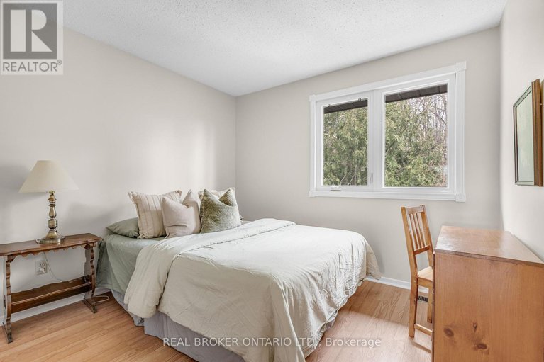 28308376/127-chimo-drive/katimavik/ottawa/ontario/K2L2G7_33