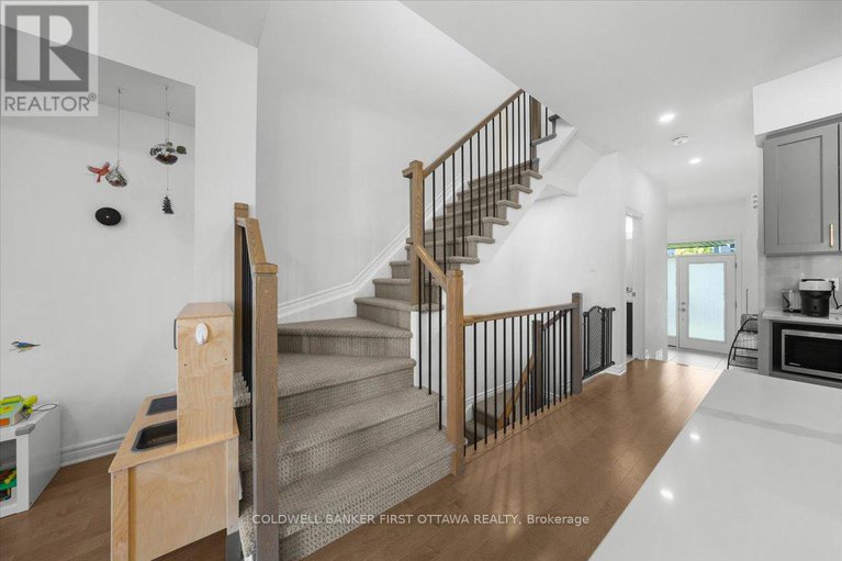 28984522/54-bergschrund-walk/mer-bleuebradley-estatesanderson-park/ottawa/ontario/K1W0P9_16