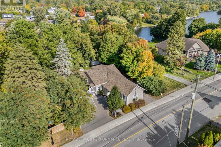 28930470/5583-manotick-main-street/manotick-village-manotick-estates/ottawa/ontario/K4M1A9_49