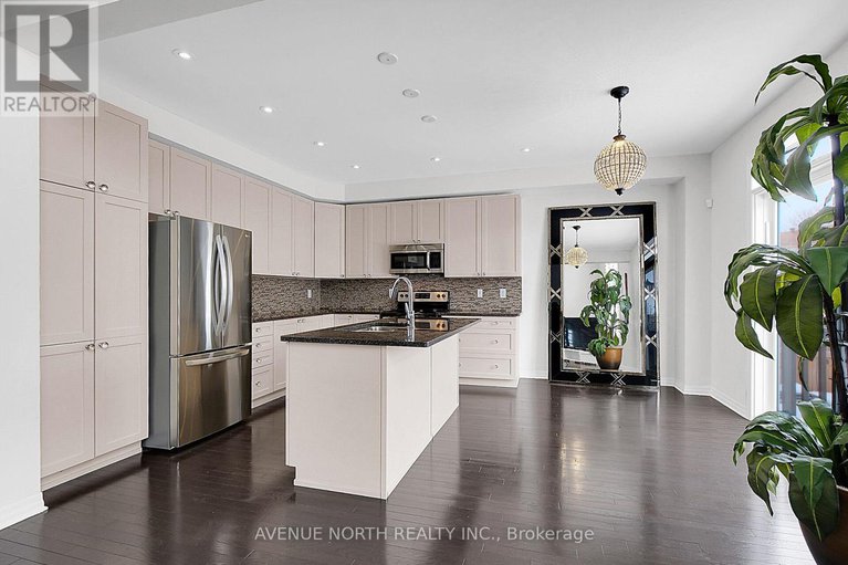 29402755/429-dovehaven-street/mer-bleuebradley-estatesanderson-park/ottawa/ontario/K1W0H2_13