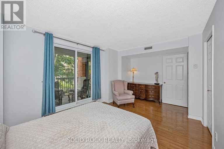 28469437/302-939-north-river-road/overbrook/ottawa/ontario/K1K3V2_13