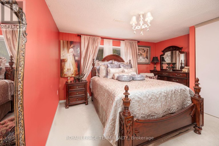 28209291/1100-moffatt-drive/cumberland-ridge/ottawa/ontario/K4C1B7_30