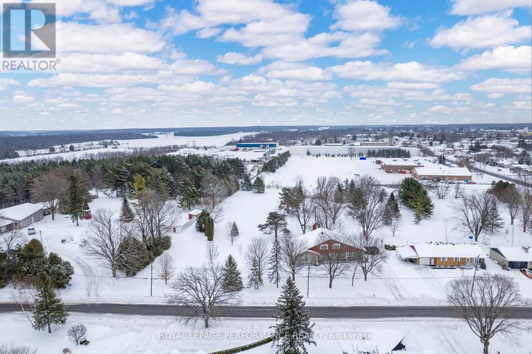 29233038/166-mccormick-road/alexandria/north-glengarry/ontario/K0C1A0_47