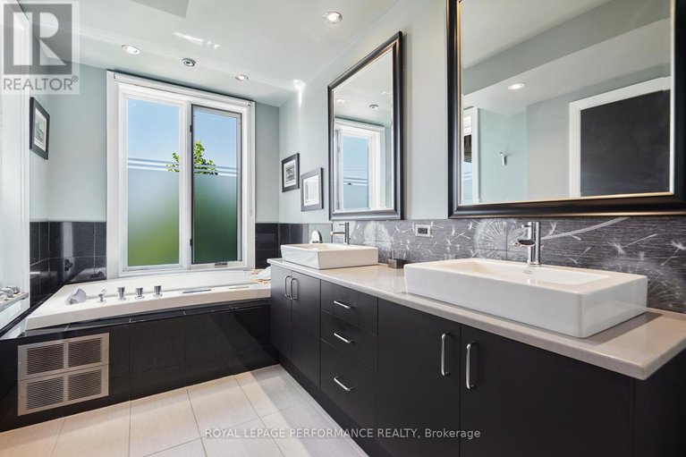 29119540/805-kingsmere-avenue/mckellar-heightsglabar-park/ottawa/ontario/K2A3J8_26