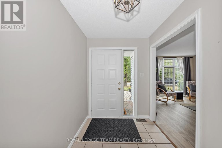 28795745/3384-bramble-lane/osgoode/ottawa/ontario/K0A2W0_5