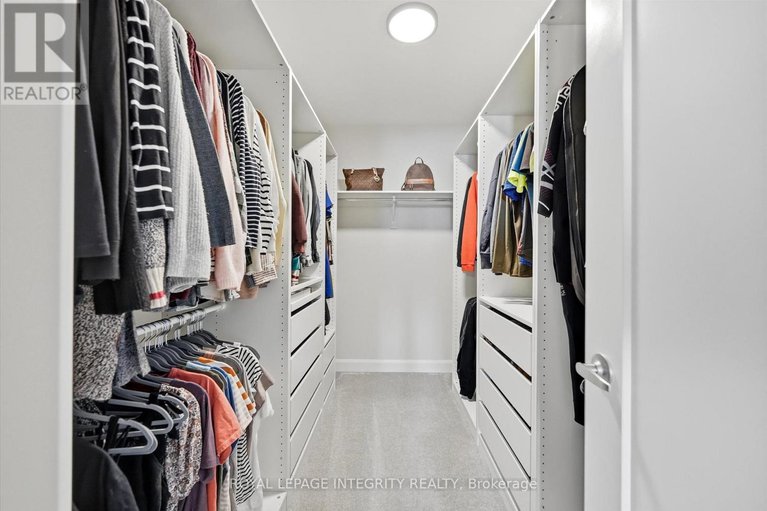 29413397/20-mandevilla-crescent/blossom-parkkemp-parkfindlay-creek/ottawa/ontario/K1T0Y3_22