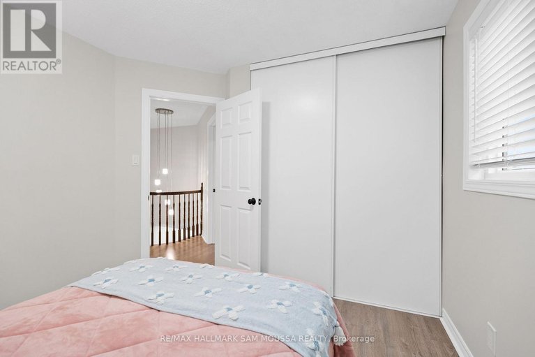 29090641/18-manju-street/hunt-club-park/ottawa/ontario/K1G4T7_30