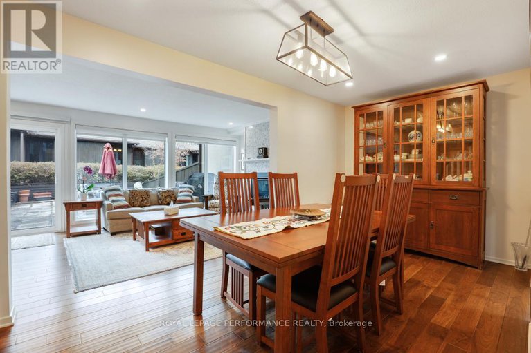 29039547/695-richmond-road/woodroffe/ottawa/ontario/K2A0G6_16