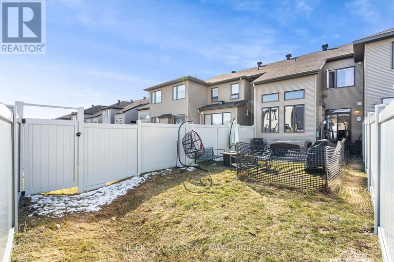 29589198/740-miikana-road/blossom-parkkemp-parkfindlay-creek/ottawa/ontario/K1X0H6_45