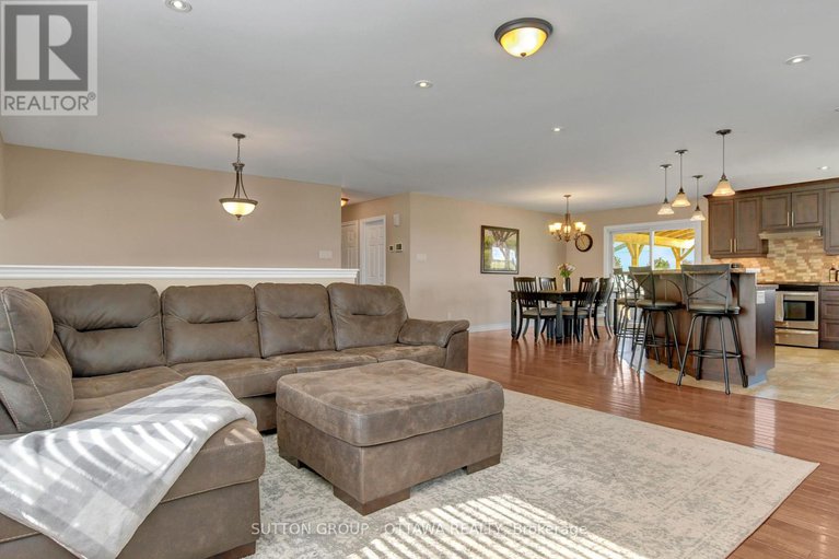 28494300/1887-champlain-street/clarencerockland-twp/clarence-rockland/ontario/K0A1N0_17