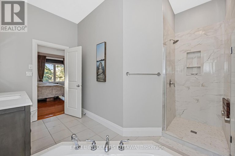 28739995/1836-whitemarsh-crescent/kanata-north-west/ottawa/ontario/K2W1B5_23