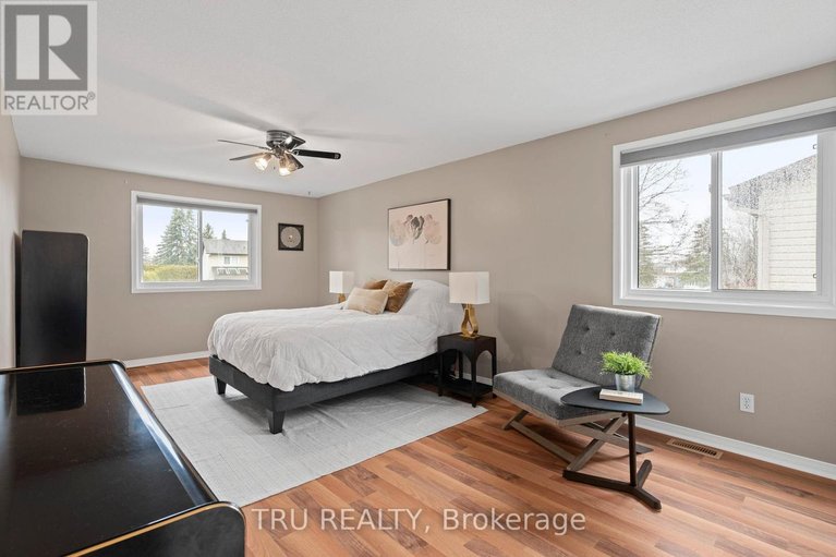 29611395/256-hoylake-crescent/bilberry-creekqueenswood-heights/ottawa/ontario/K1E2M8_24