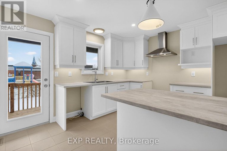 28364468/53-craig-street/village-of-russell/russell/ontario/K4R1A6_9