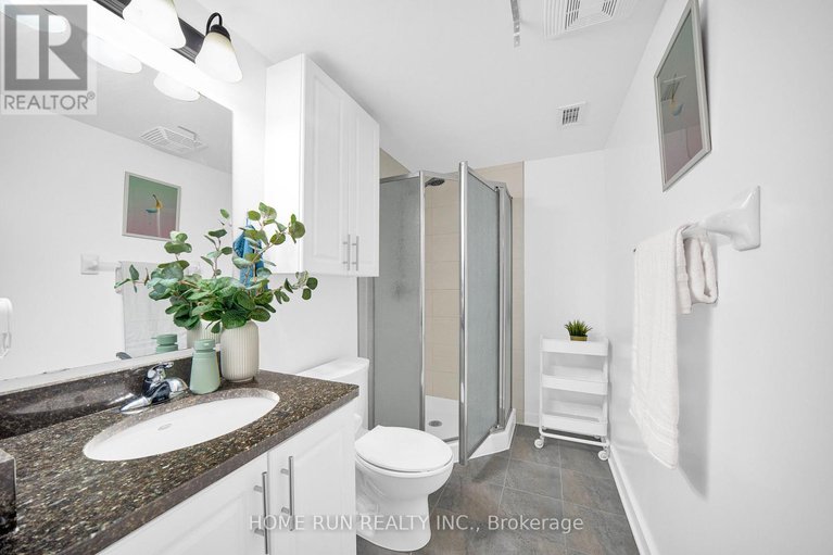 29244128/458a-king-edward-avenue/sandy-hill/ottawa/ontario/K1N0B3_26