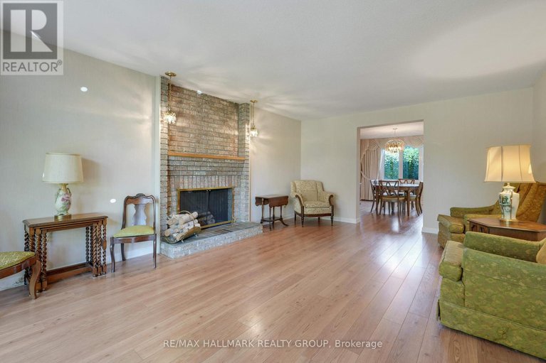 28869617/1-northview-road/city-viewskylinefisher-heightsparkwood-hills/ottawa/ontario/K2E6A6_7