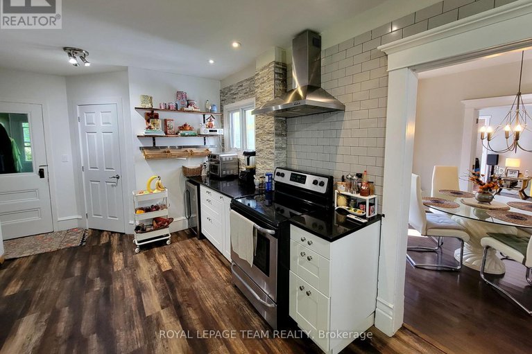 28427099/16-peter-street-s/maxville/north-glengarry/ontario/K0C1T0_6