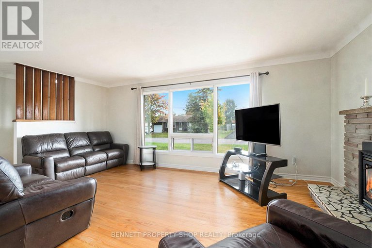 28973672/17-glenmanor-drive/meadowlandscrestview/ottawa/ontario/K2G3E8_5