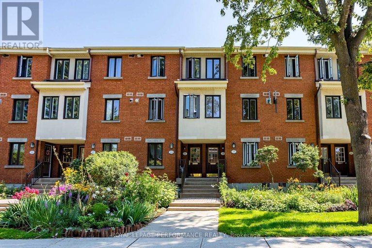 28358632/233-mart-circle/manor-park/ottawa/ontario/K1K4K2_1