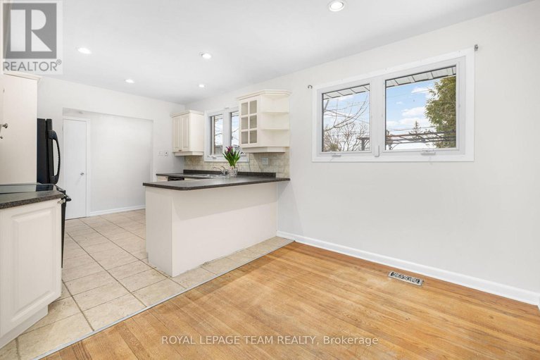 29244449/2358-malone-crescent/queensway-terrace-southridgeview/ottawa/ontario/K2C1L5_18