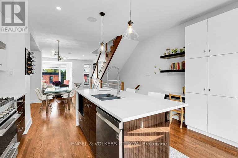 28965928/353e-booth-street/west-centre-town/ottawa/ontario/K1R7K1_18