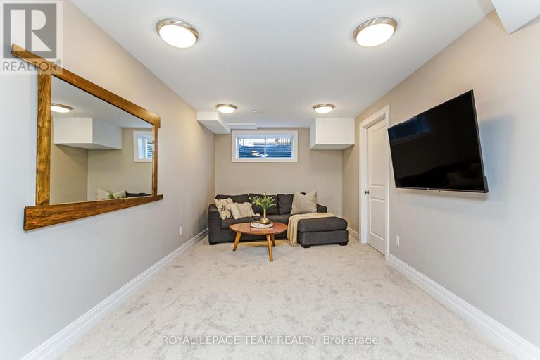 28574425/121-woodhurst-crescent/stittsville-south/ottawa/ontario/K2S0T4_36