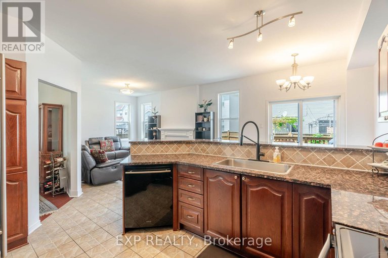 28723605/1049-fieldfair-way/notting-hillsummerside/ottawa/ontario/K4A0E2_12