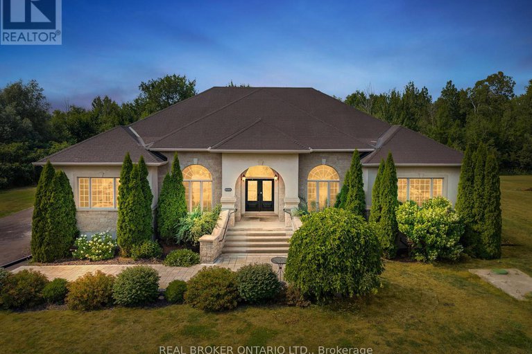 28883493/525-tullamore-street/riverside-south/ottawa/ontario/K1X0A2_1