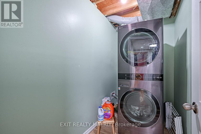 28875477/90-chesterton-drive/borden-farmstewart-farmcarleton-heightsparkwood-hills/ottawa/ontario/K2E5T6_26
