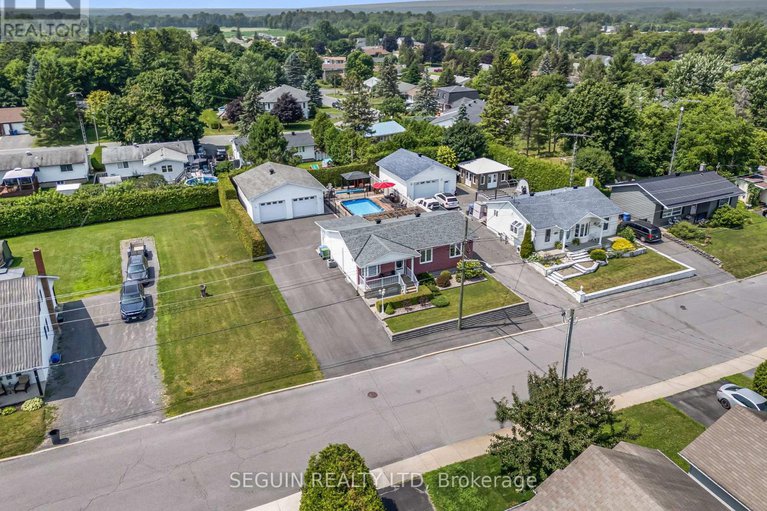 28620746/114-stanley-avenue/vankleek-hill/champlain/ontario/K0B1R0_36