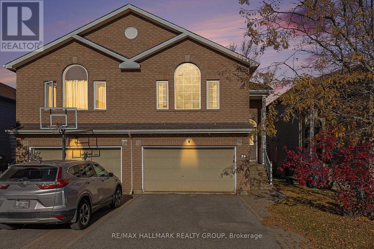 28920154/24-castle-glen-crescent/glencairnhazeldean/ottawa/ontario/K2L4H1_1