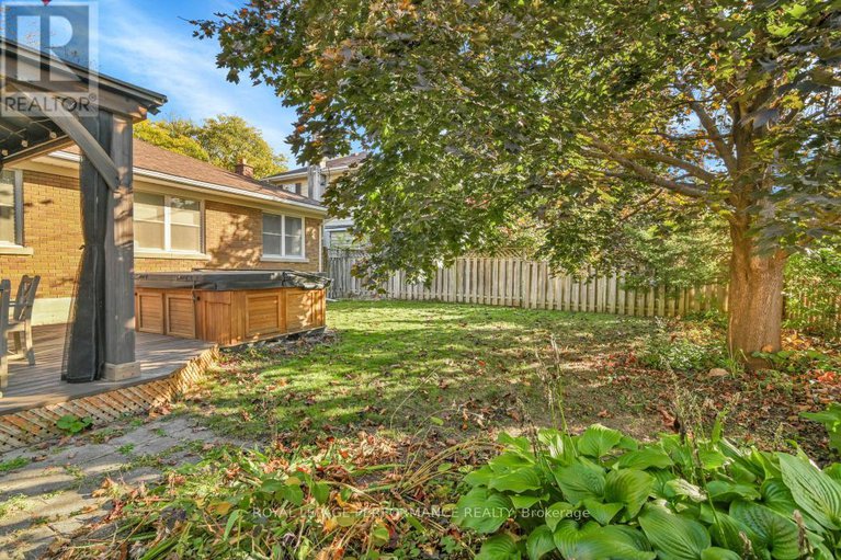 28997583/934-smyth-road/elmvale-acresurbandale/ottawa/ontario/K1G1P6_28