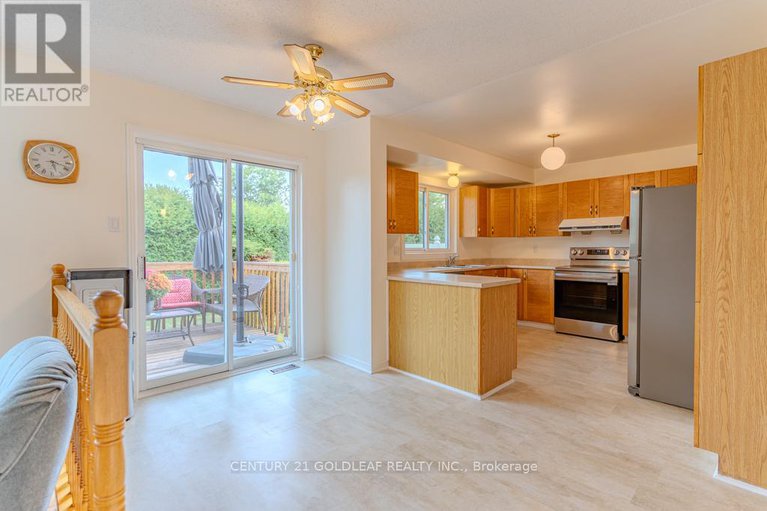 28864699/612-chenier-way/fallingbrookpineridge/ottawa/ontario/K4A1R1_17