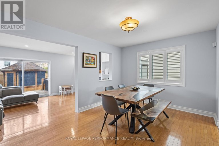 29606719/219-switzer-avenue/westborohampton-park/ottawa/ontario/K1Z7H8_13