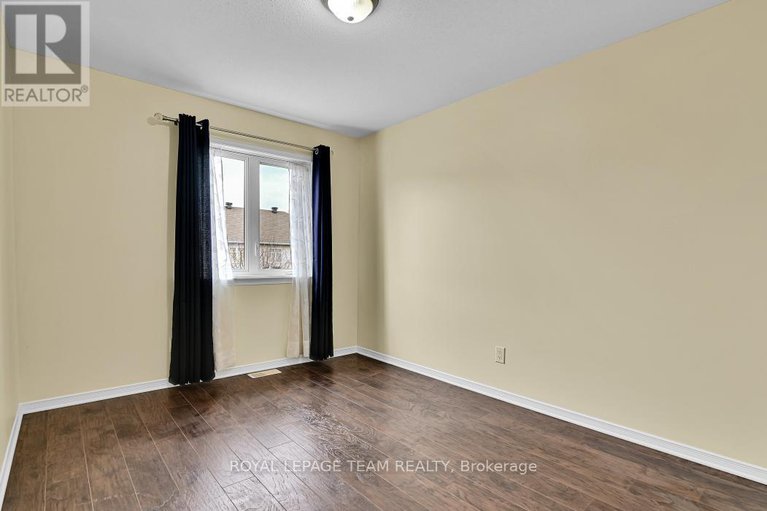 28275402/773-nakina-way/riverside-southgloucester-glen/ottawa/ontario/K1V2J2_24
