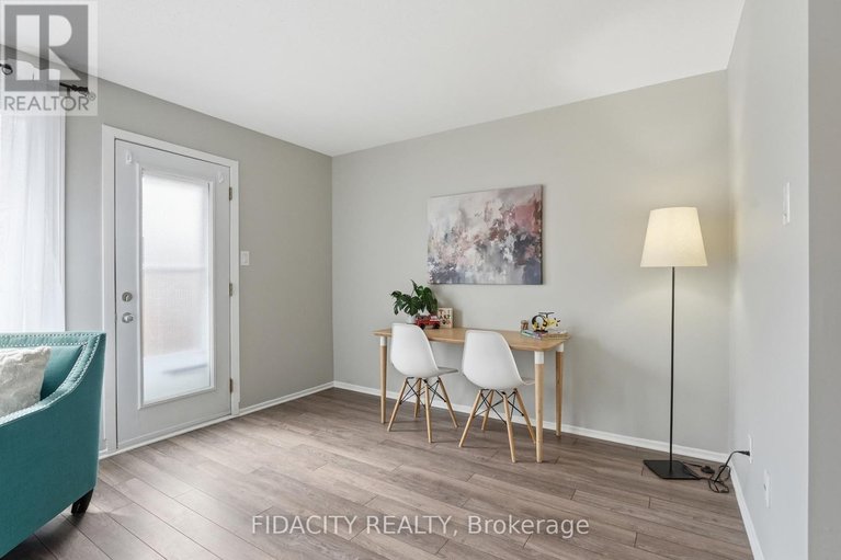 29621075/31-16-glencoe-street/arlington-woods/ottawa/ontario/K2H8S6_22