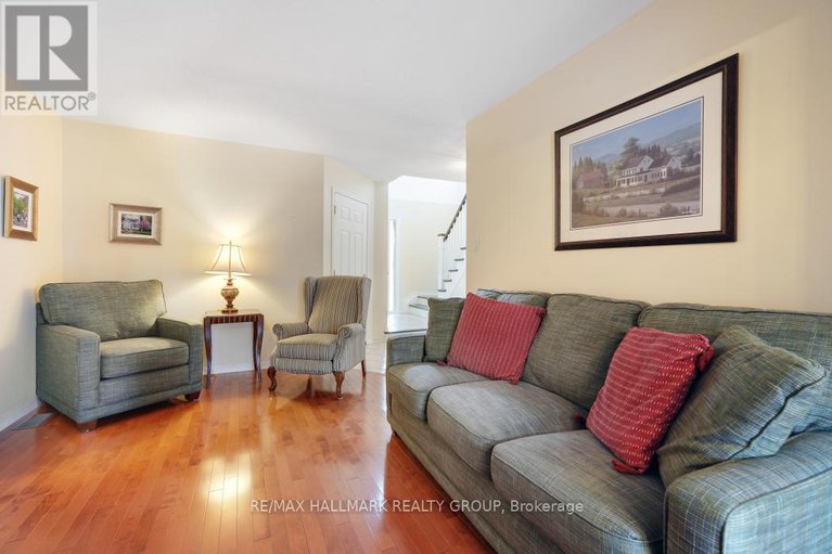 28605723/92-waterton-crescent/bridlewood/ottawa/ontario/K2M1Y5_10